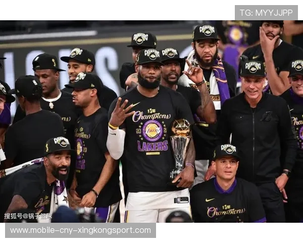 能在NFL打球的NBA球员寥寥无几 詹姆斯堪称超凡身体天赋的典范 能在NFL打球的NBA球员寥寥无几 詹姆斯堪称超凡身体天赋的典范