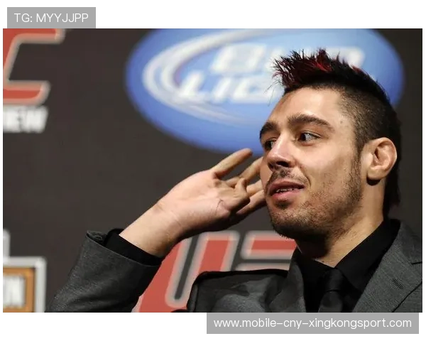 UFC致命上钩拳锁定胜局：终极格斗的精彩瞬间与战术揭秘