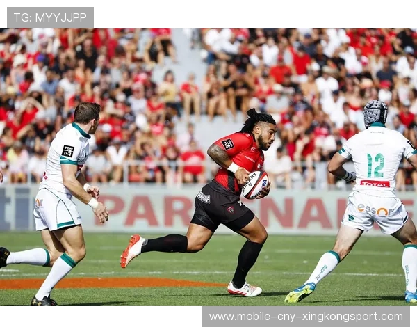 佛罗伦萨前场压迫瞬间加强逼得对方不断回缩 佛罗伦萨前场压迫瞬间加强逼得对方不断回缩